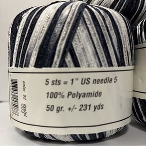 Yang Black Whit Yarn